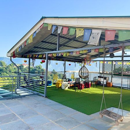 The Auriga 3Bhk Fully Entair Villa With Bonfire In Kasauli I Pvt Stay I Open Air Terrace I Kitchen Livingroom I Lawn Bonfire I Gaming Zone Екстериор снимка