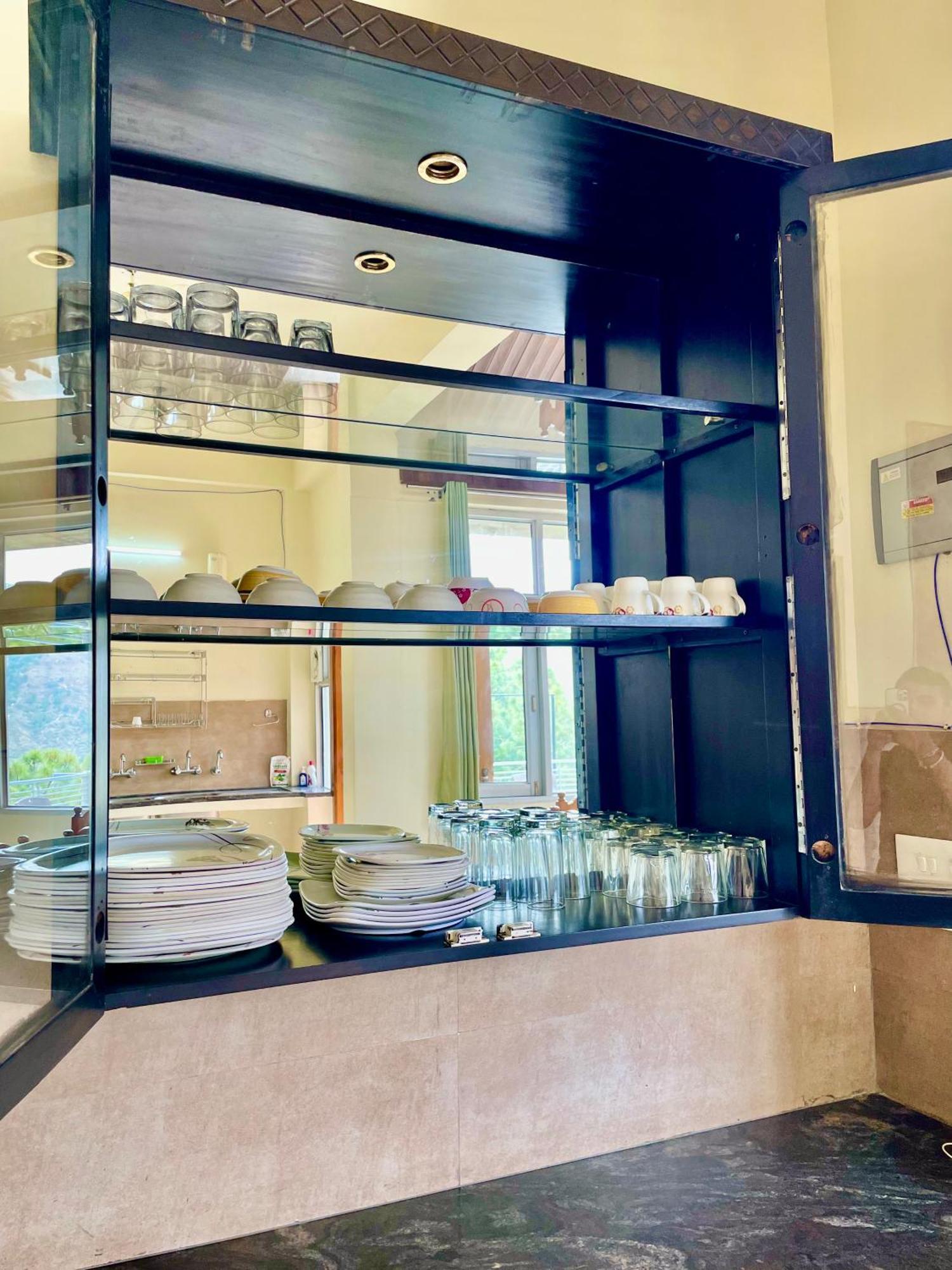 The Auriga 3Bhk Fully Entair Villa With Bonfire In Kasauli I Pvt Stay I Open Air Terrace I Kitchen Livingroom I Lawn Bonfire I Gaming Zone Екстериор снимка