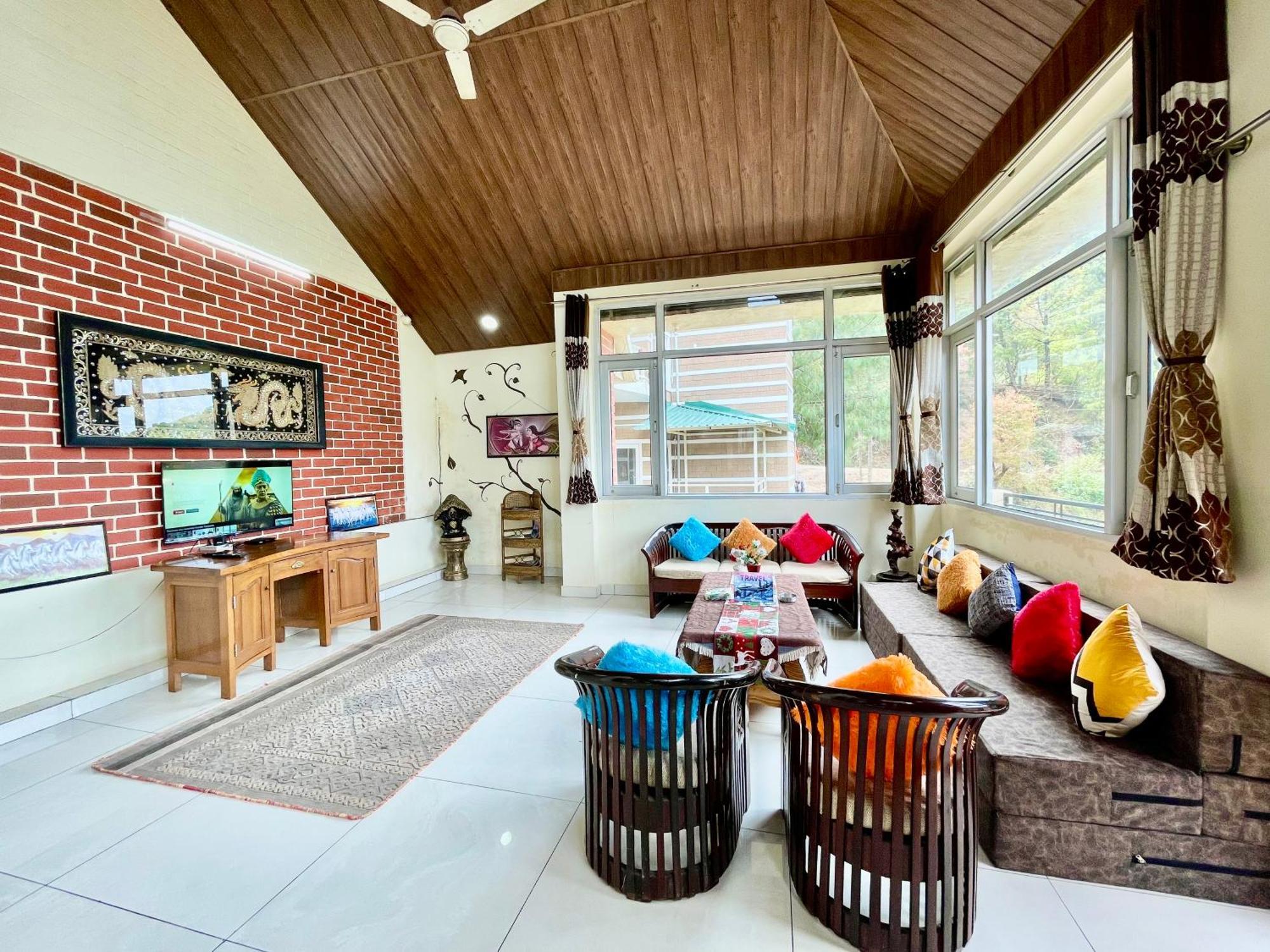 The Auriga 3Bhk Fully Entair Villa With Bonfire In Kasauli I Pvt Stay I Open Air Terrace I Kitchen Livingroom I Lawn Bonfire I Gaming Zone Екстериор снимка